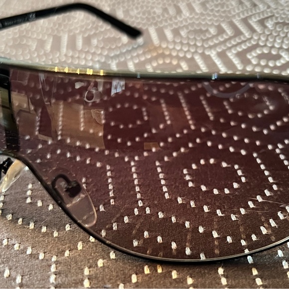 Prada shields in Perfect condition. Black with gun metal grey tint. - Picture 6 of 10